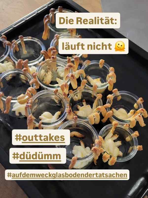 Blätterteigspinnen für Kinderkochkurs zur Probe gebacken und zerlaufen. Text "Outtakes"