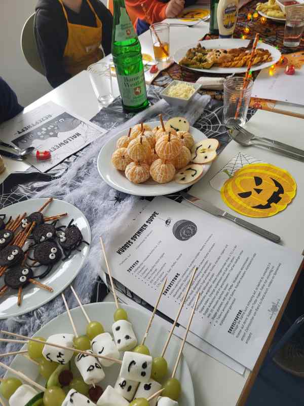 Buffet mit Beiträgen aus dem Halloween Kinderkochkurs
