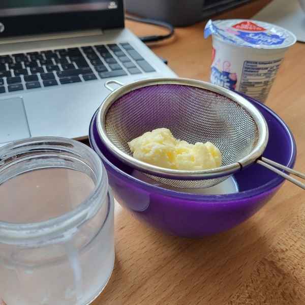 frische, selbst geschüttelte Butter aus frischer Sahne